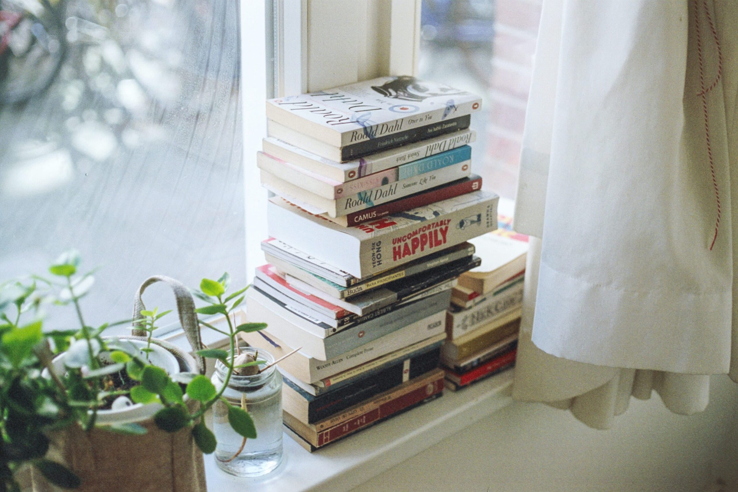 10 Book Blogs to Follow